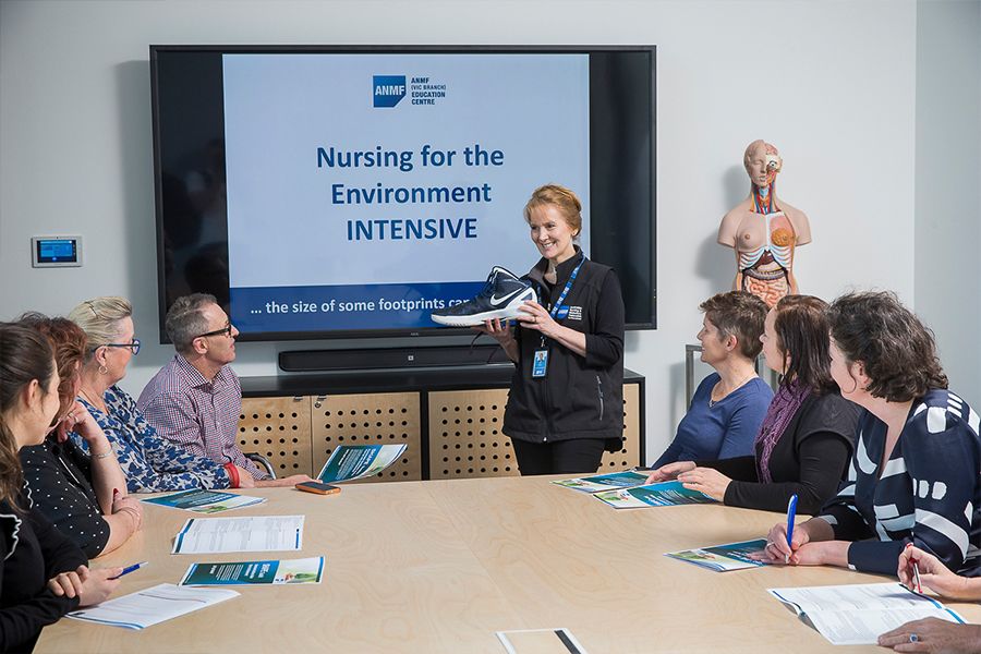 Ros Morgan, ANMF Environmental Health Officer, running a Nursing for the Environment Intensive course
