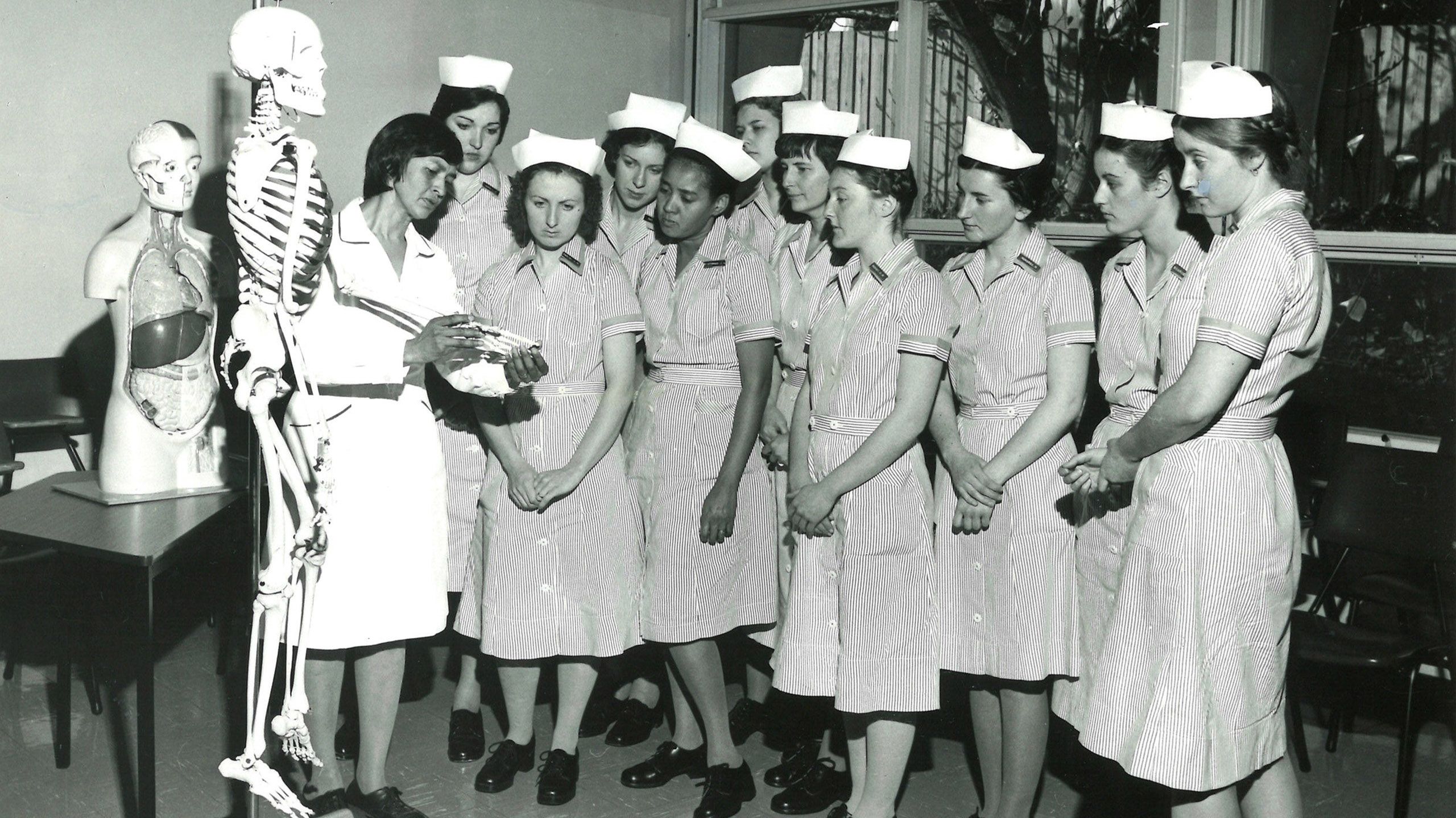 An anatomical discussion. Photo: Bryan V Ruffin (Melbourne Nursing Aide School annual report, 1979-80)